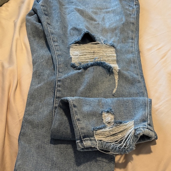Good American Petite Skinny Ripped Denim Jeans - Picture 4 of 4